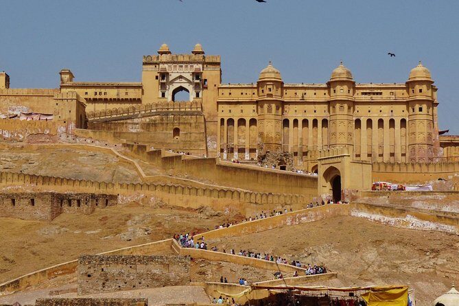 2-Day Golden Triangle Tour to The Taj Mahal, Agra and Jaipur from Delhi by Car - The Jaipur hotel night: the comfort baseline (with a small warning)