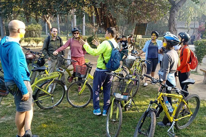 3.5-Hours South Delhi Private Bike Tour with Lodi Art District - The 11:30am start near Nizamuddin East: getting oriented fast