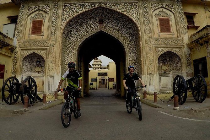 3-Hour Morning Bike Tour of Jaipur - The bike setup: what if you’re not a confident rider?