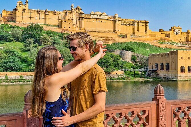 8 Day Rajasthan Tour: Udaipur Jodhpur Jaisalmer Bikaner & Jaipur - Udaipur’s Lake Pichola start: palaces and temples within easy walking distance