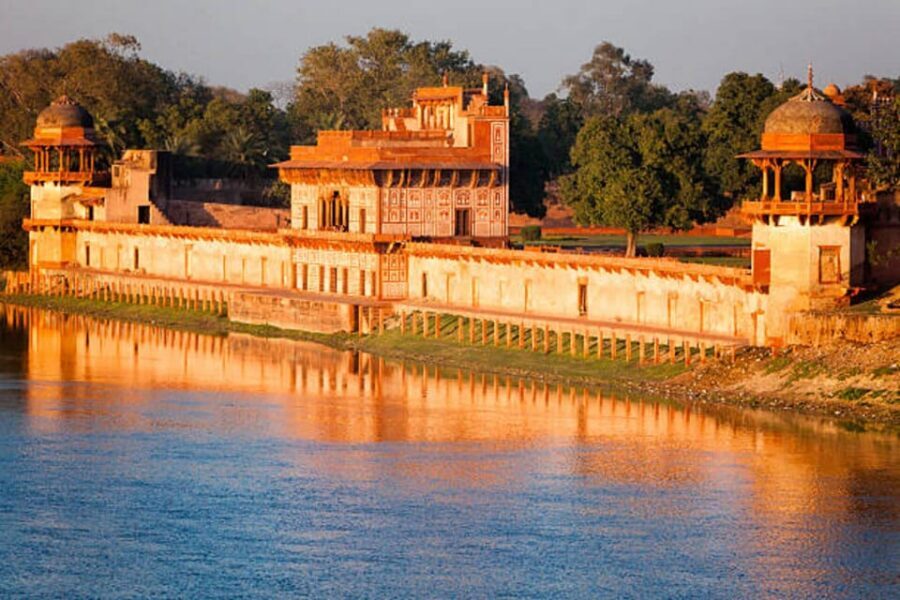 Agra fort, Baby Taj & Mehtab Bagh Express Ticket With Option - Agra Fort: The Photo-Friendly, Story-Heavy Stop