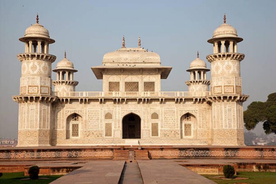 Agra fort, Baby Taj & Mehtab Bagh Express Ticket With Option - Pickup, Drop-Off, and Transport That Helps You Save Energy