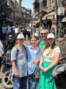 Agra: Street Food Walking Tour, Spice Market, & Tuk-tuk Ride - Jama Masjid: Mughal Architecture and Mosque Etiquette