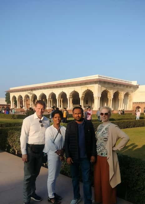 Agra: Taj Mahal, Agra Fort & Baby Taj Guided Day Tour - Agra Fort UNESCO walls and palace courtyards