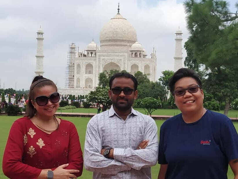 Agra: Taj Mahal and Mausoleum Guided Tour with Skip-the-Line - Practical Stuff That Saves Your Day: Shoes, Water, and Friday Closures