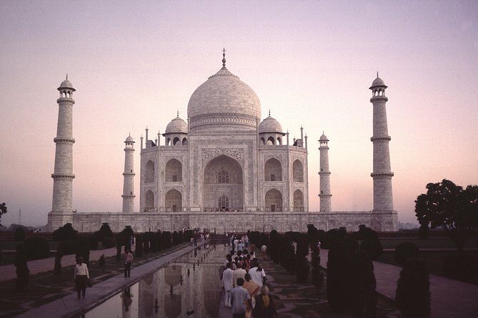 All Inclusive Day Trip to Taj Mahal, Agra Fort from Delhi by Car - DoubleTree by Hilton Buffet Lunch: A Real Midday Reset