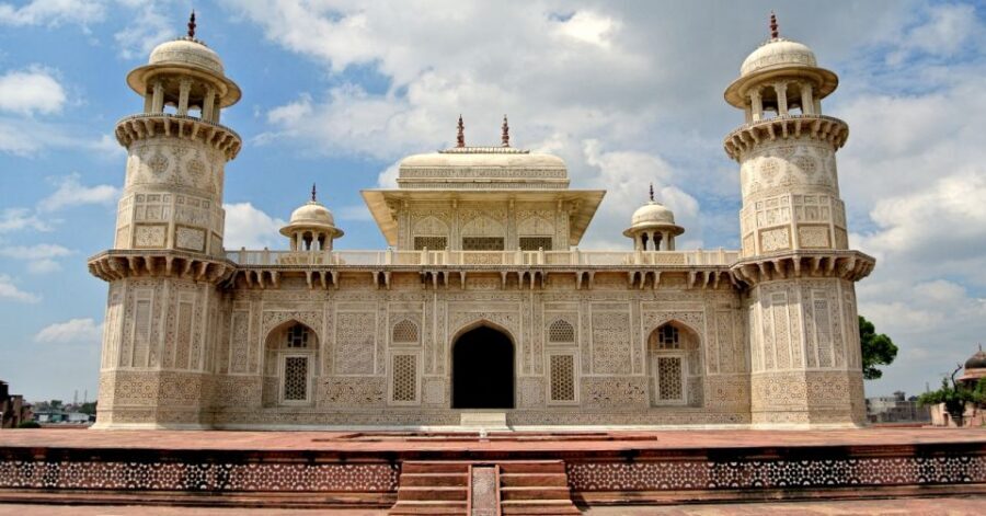 All Inclusive Private Taj Mahal Luxury Tour from Delhi - Private guide impact: what the best ones actually do