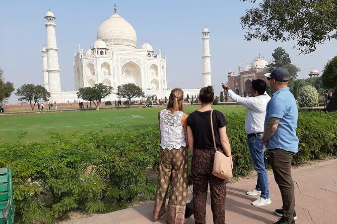 All Inclusive Taj Mahal, Fort & Baby Taj Tour from Delhi by Car - Delhi-to-Agra comfort: the private-car advantage