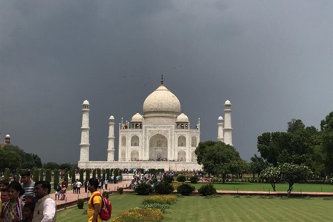 All Inclusive Taj Mahal Tour from Delhi With 5 Star Lunch - Agra Fort: the fortress that frames the Taj story