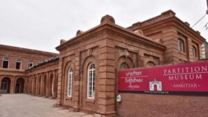 Amritsar: Small Group Sightseeing Tour with Wagah Border - Golden Temple and Langar kitchen: Sikhism you can see in practice