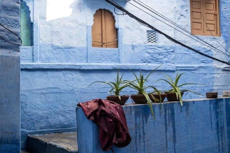 Blue City Heritage Walking Tour With Pick Up & Drop Off - What $11 gets you, and what you should budget for