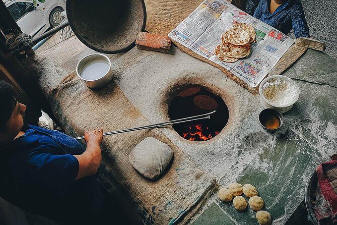 Chandni Chowk Delhi Food Tour with 15+ Tastings - Stop 1 at Pasar Chandni Chowk: soaked vadas to wake up your appetite