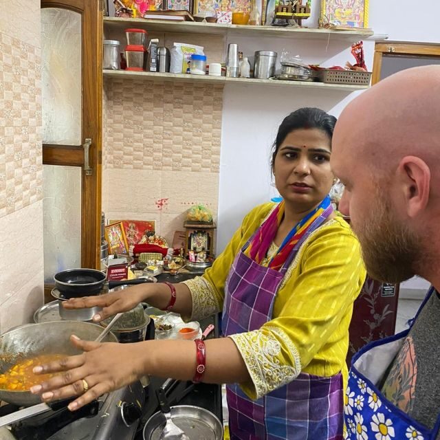 Cooking class and dinner with Rekha family with full meals - The welcome drink: the warm-up you don’t skip