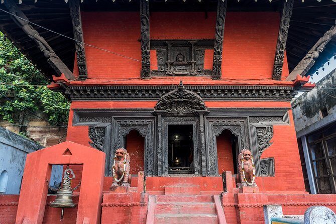Cultural & Spiritual Trails of Old Town Varanasi Guided Walking Tour - The vibe: spiritual landmarks plus Kashi’s tight lanes