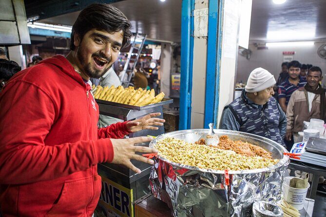 Delhi Food Walk: Rickshaw Ride, Street Eats & Market Tour - Temple first: the Hanuman stop and why it sets the mood