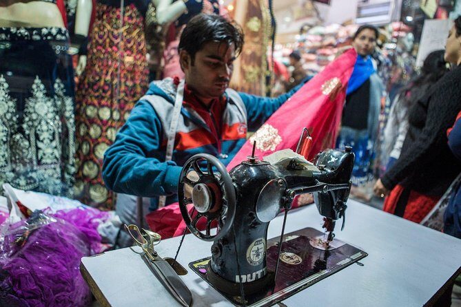 Delhi Food Walk: Rickshaw Ride, Street Eats & Market Tour - Cycle rickshaw and the Kamla Nagar market rhythm