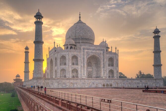 Delhi: Taj Mahal Sunrise & Agra Private Day Tour With Transfers - The private guide: Mughal stories you can use while you walk