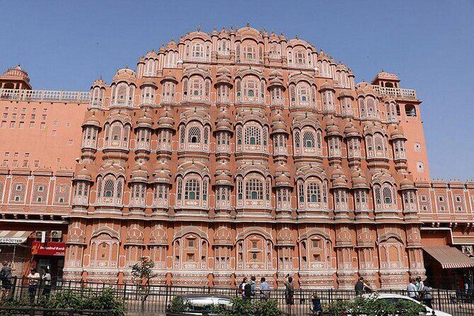 Explore Full Day Jaipur Guided Tour by Car with Guide - Morning palace time: your first big introduction to Jaipur