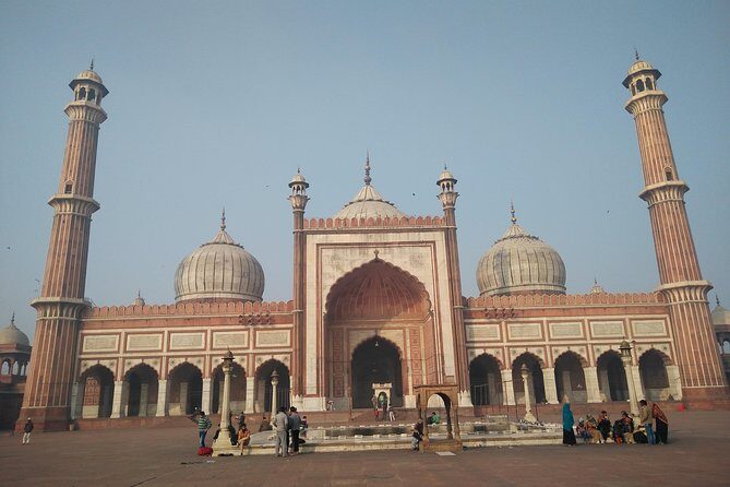 Explore the Beauty of Old Delhi & the Spice Market! - Stop 1: Jama Masjid, Delhi’s huge mosque made human-scale