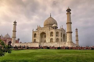 Five Day - Private Luxury Golden Triangle Tour to Agra & Jaipur From New Delhi. - Day 2 to Agra: Akshardham stop, the Yamuna Expressway drive, and a Baby Taj moment