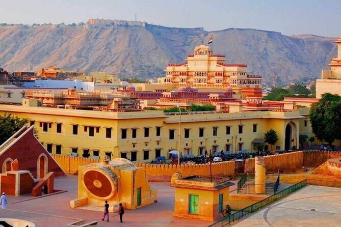From Delhi : 6 Days Delhi, Jaipur, Agra & Ranthambore By Car - Delhi monuments day: Red Fort, Sikh landmarks, and photo-driving the grand axis
