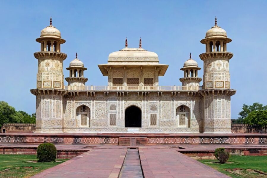 From Delhi: All-Inclusive Taj Mahal Day Tour with transfers - Agra Fort for Context: Why This Stop Keeps the Trip From Feeling One-Note