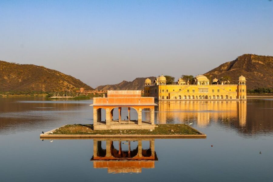 From Delhi: Jaipur Day Trip by Fast Train or Private Car - City Palace: when Jaipur becomes more than landmarks