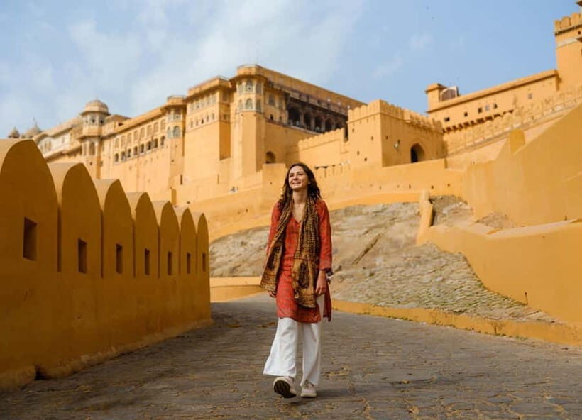 From Delhi: Private Full-Day Jaipur Highlights Tour - Jal Mahal floating Water Palace and the Aravalli backdrop