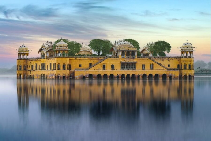 From Delhi: Private Jaipur & Amber Fort Guided Tour by Car - Lunch in Jaipur: where the dishes give you a real sense of place