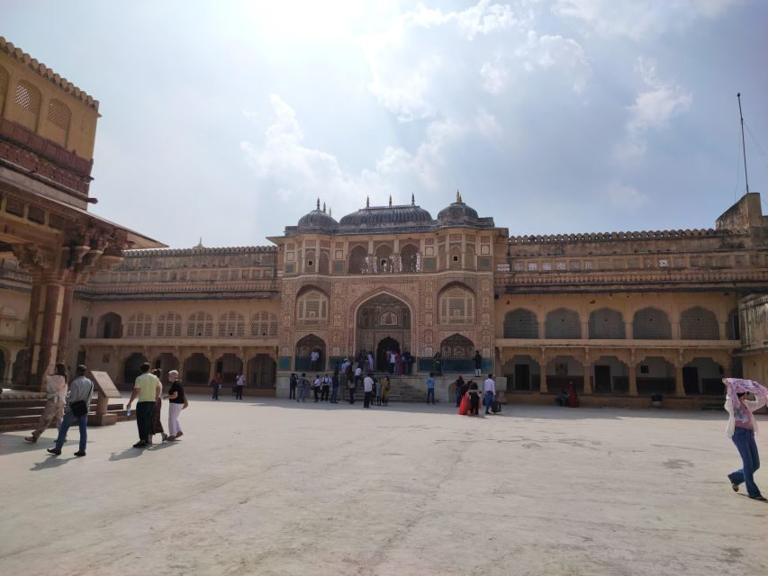 From Delhi: Private Jaipur & Amber Fort Guided Tour by Car - Guide and driver quality: why the names matter