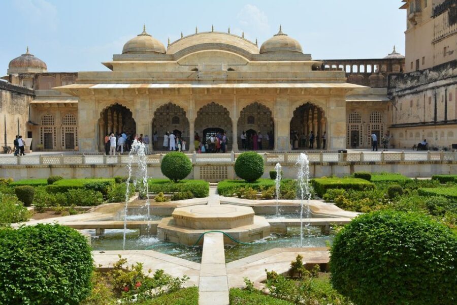 From Delhi: Private Jaipur & Amber Fort Guided Tour by Car - Amber Fort: where you actually understand Rajput architecture