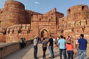 From Delhi: Private Taj Mahal Sunrise, Baby Taj & Fort Tour - Hotel Pickup and the Drive to Agra: Comfort That Buys You Time