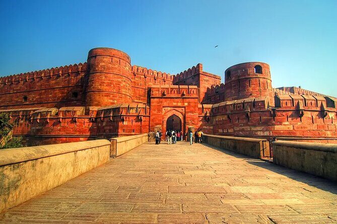 From Delhi: Sunrise Taj Mahal Tour From Delhi All Inclusive - Courtyard Agra breakfast at a 5-star hotel: comfort, then continue