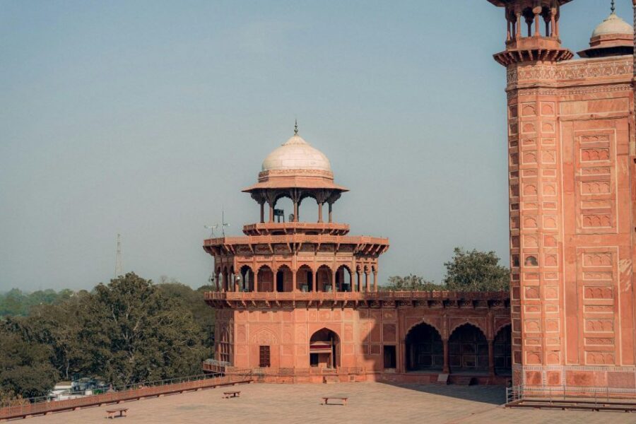 From Delhi: Taj Mahal & Agra Private Day Trip with Transfers - Agra Fort and Akbar’s 1565 Red Sandstone Fortress