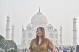 From Delhi: Taj Mahal & Agra Tour by Gatimaan Express Train - Taj Mahal with a guide: what to notice beyond the postcard