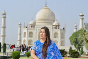 From Delhi: Taj Mahal and Agra City Tour by Car - All Inclusive - Agra Fort: Mughal power in red sandstone