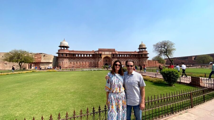 From Delhi: Taj Mahal and Agra Day Tour by Super-fast Train - Taj Mahal with a live guide: how to see more than the postcard