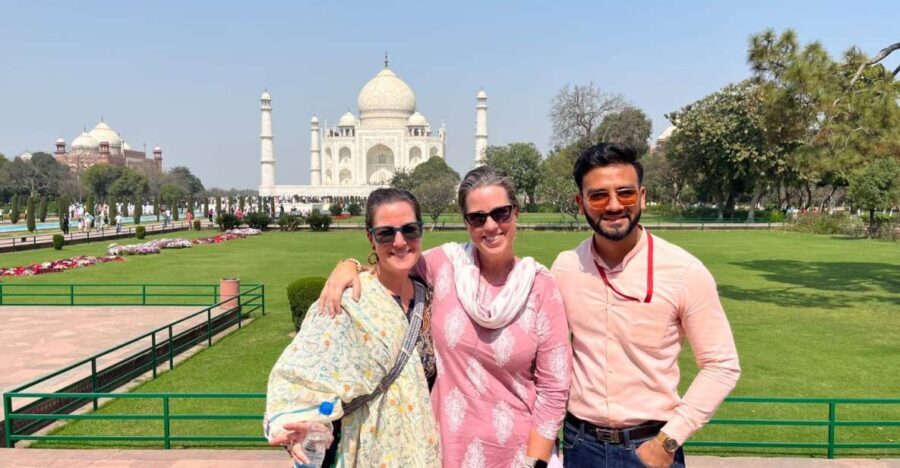 From Delhi: Taj Mahal and Agra Day Tour by Super-fast Train - Lunch in Agra: what the meal is really for
