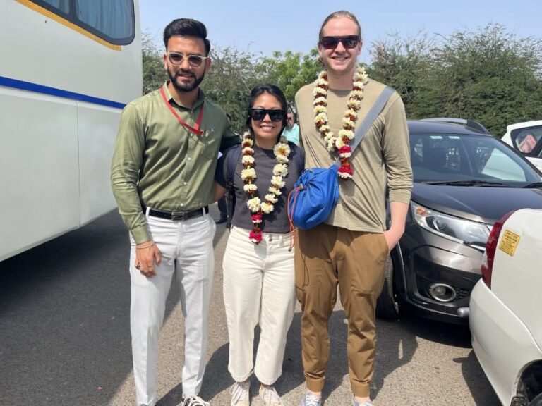 From Delhi: Taj Mahal and Agra Day Tour by Super-fast Train - Getting on the Gatimaan Express: the timing that saves your day