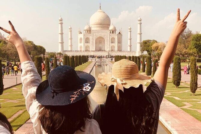 From Delhi: Taj Mahal and Agra tour by Superfast Train - Train Comfort in First or Second Class (With Meals on Both Sides)