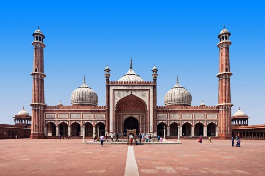 From Delhi: Taj Mahal Sunrise, Agra Fort & Baby Taj Day Tour - The 5-star meal break: where the day gets its stamina