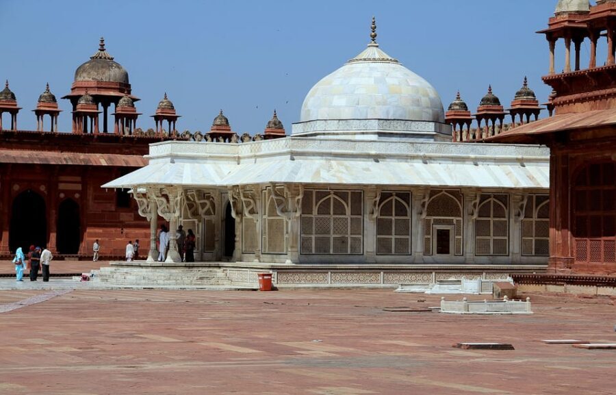 From Delhi: Taj Mahal Sunrise, Agra Fort & Baby Taj Day Tour - Price and value: what $4.39 really means for your choices