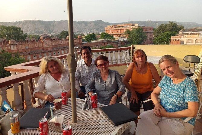Full-Day Jaipur Private Sightseeing Tour by Car with Guide - Amer: Mughal-Rajput forts and the hilltop start