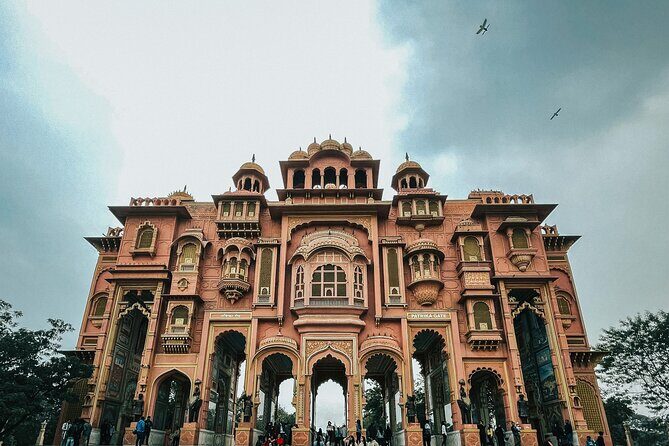Full Day Old City Private Tour with Local Market visit in Jaipur - Hawa Mahal: wind-friendly design you can feel