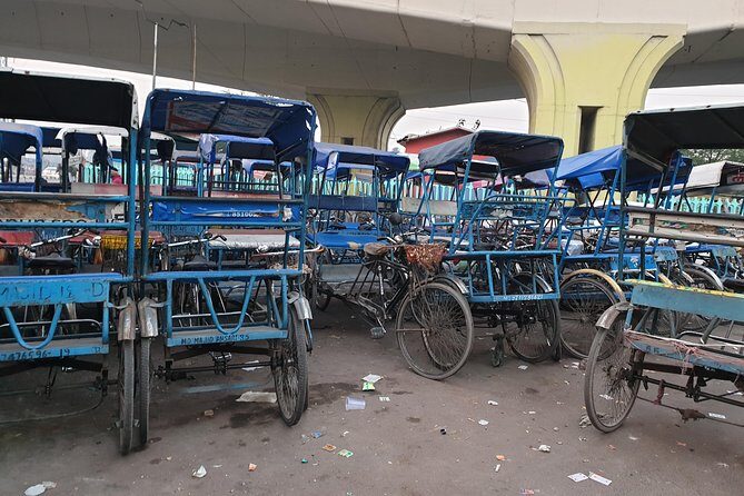 Full-Day Private Old and New Delhi Combo Tour - Getting from stop to stop in real Delhi traffic