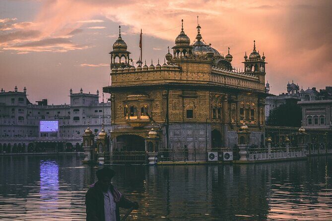 Golden Temple Guided Tour (Planet Amritsar Inc.) - What the guide briefing covers at the first stop