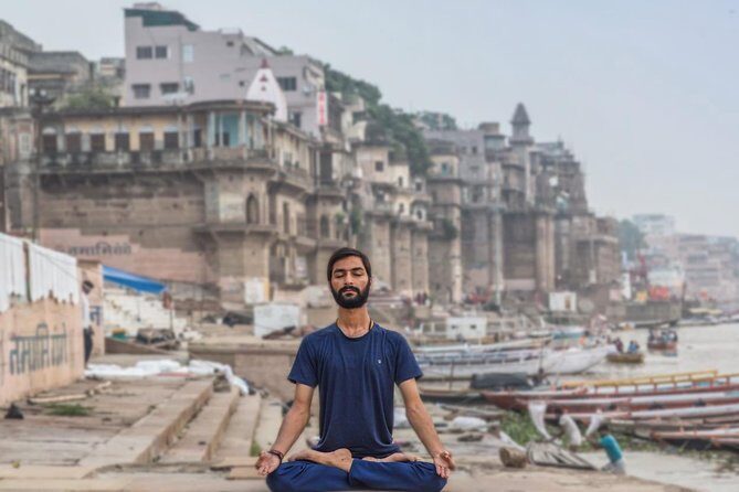 GROUP YOGA CLASS - BEGINNER / ADVANCED - Sunrise Yoga with Ayush in Varanasi - Ayush and the “beginner to advanced” approach that actually works