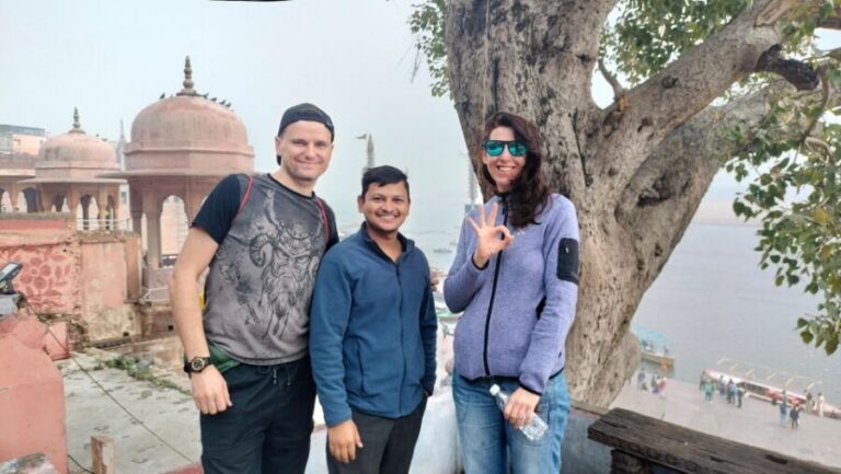 Guide francophone à varanasi - Rakesh - Nepali Temple: Quiet Stops That Teach You How to Look