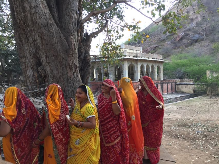 Heritage Walk & Street Food Tasting in Jaipur - Chaura Rasta: Your First Tea and Street Snacks