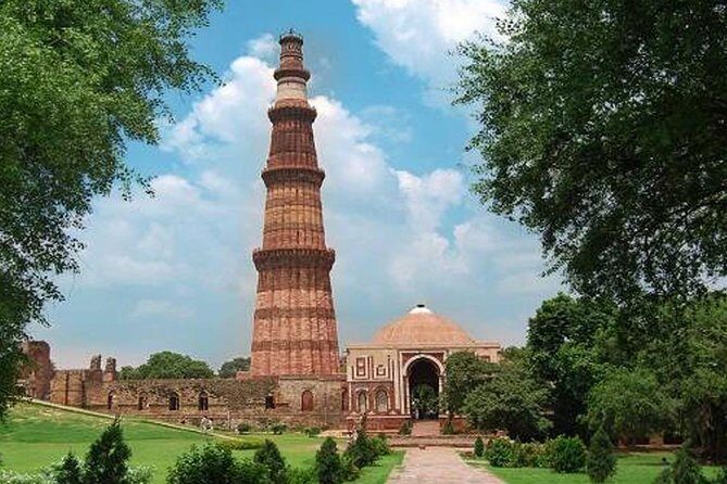 India Golden Triangle Tour 03 Nights 04 Days with Accommodation - Day 1 in Delhi: India Gate, Parliament House, Qutub Minar, Jama Masjid, Lotus Temple